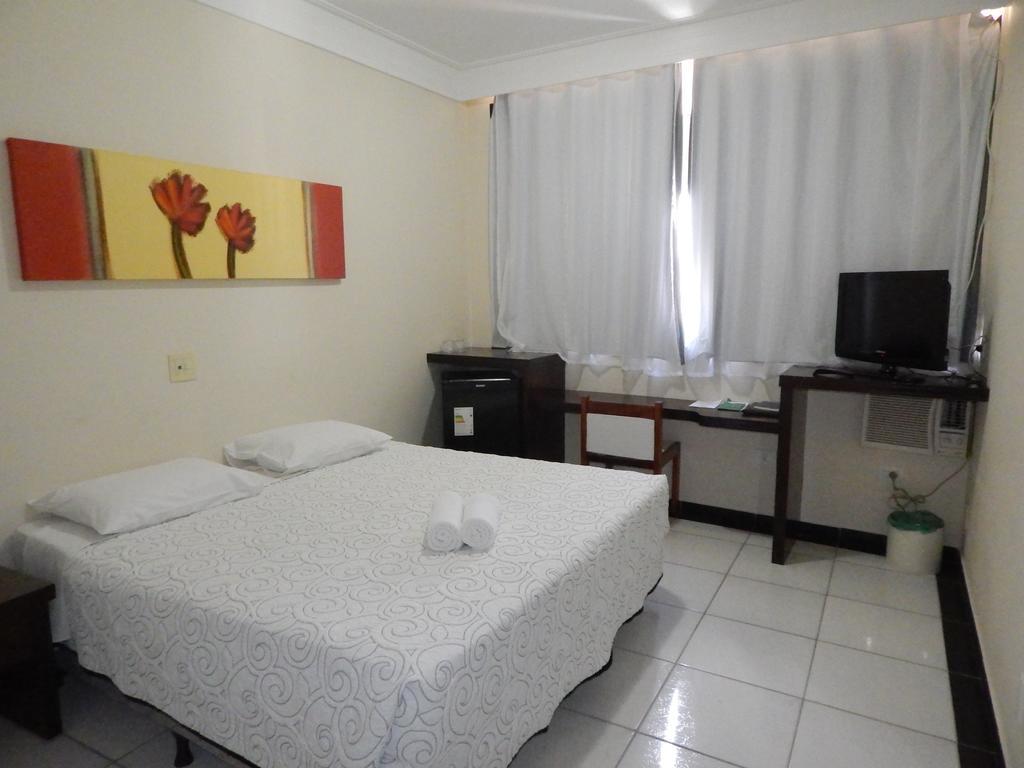 Hotel Monte Rey Montes Claros Exterior photo