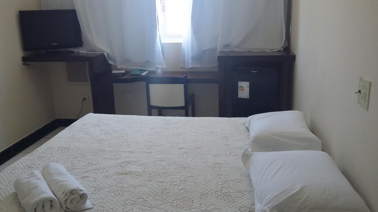 Hotel Monte Rey Montes Claros Exterior photo